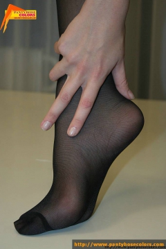 Teen sucking pantyhosed dick - N