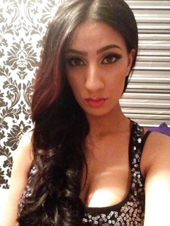 Hot Indian Girl - N