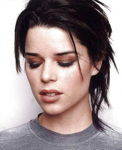 Neve Campbell - N