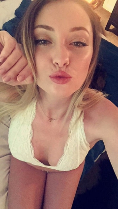 Blonde bimbo slut - takes naked selfies - N