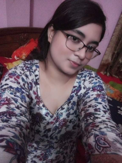 Paki GF Loves to Click some HOT Selies for Her BF - N