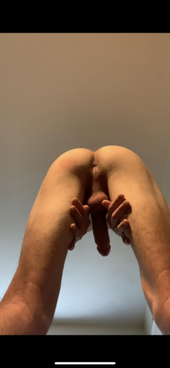 Young teen boy showing his tight ass - N