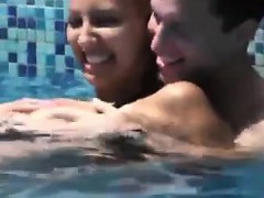 2 Couple Moving On Holiday Sextapes