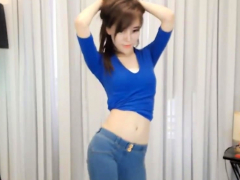 Amateur Chinese Webcam Girl Dancing