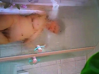 mom's great full body spied in the shower