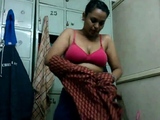 Horny Indian maid with no panties squirt