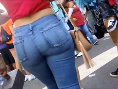 nice-latina-teen-ass-in-tight-jeans